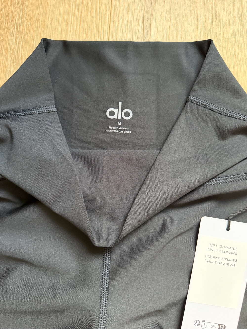 Alo Airlift Black Leggings - Picture 5 of 5